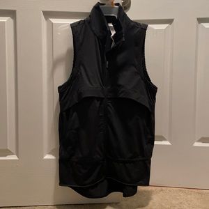 Lululemon running vest with reflective thread